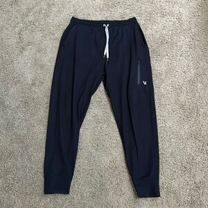 Black Vuori joggers size medium